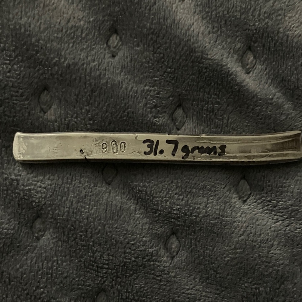 Silver free pour